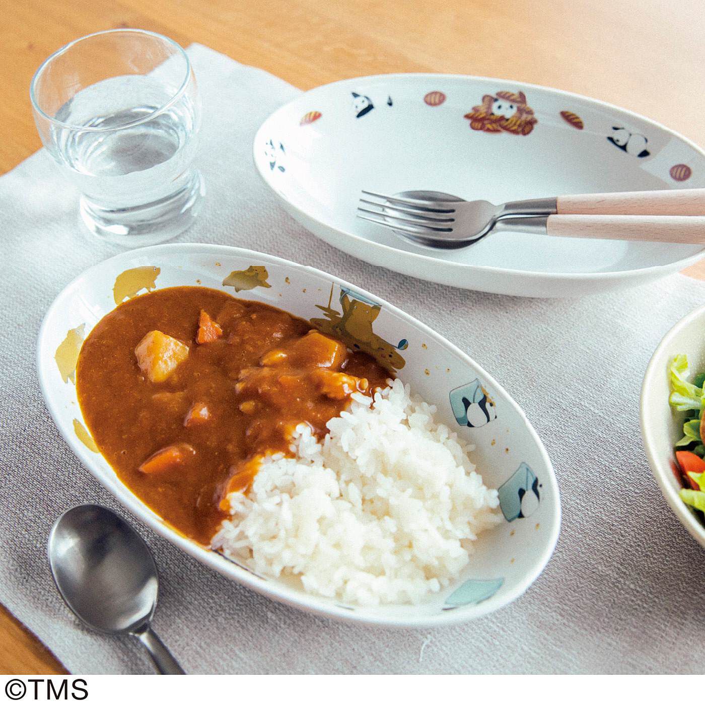 フェリシモの雑貨 Kraso|パンダコパンダ　名シーンがたっぷり　パンちゃんの深型オーバル皿の会|カレーまみれのパンちゃんのシーンを思い出す絵柄。