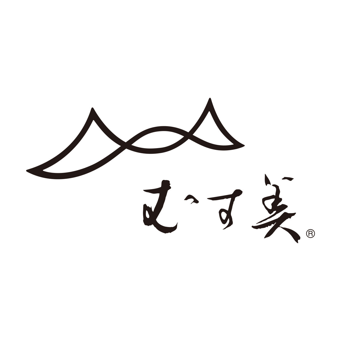 フェリシモの雑貨 Kraso|【ひめむすび】小さなオーガニックコットン風呂敷の会の会|【むす美】日本の「風呂敷文化」を進化し続ける生きた文化として伝え続けることを使命に、風呂敷作りに情熱を注ぐ京都の風呂敷専門店のブランド。伝統をリスペクトしながらも現代の暮らしに合う風呂敷を、と伝統柄以外にも海外アーティストとのコラボレーションなどによって、新しい感性を持つ風呂敷の開発や風呂敷の普及活動に取り組んでいる。１枚の布に込める「新たな挑戦」を見続けたい。