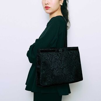 フェリシモの雑貨 Kraso | ジャカード織り5つ星セレモニートート〈ピュアブラック〉