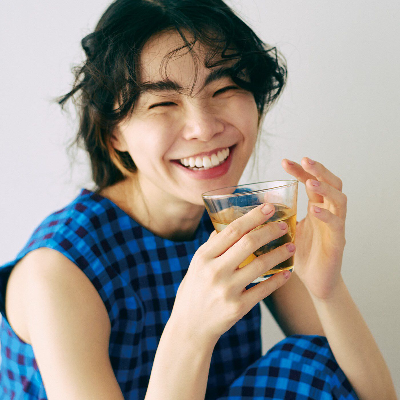 フェリシモの雑貨Kraso［クラソ］|エスキューブキッチンズ　ドアポケットにスマートフィット　食卓をやさしく彩る　スクエアピッチャー