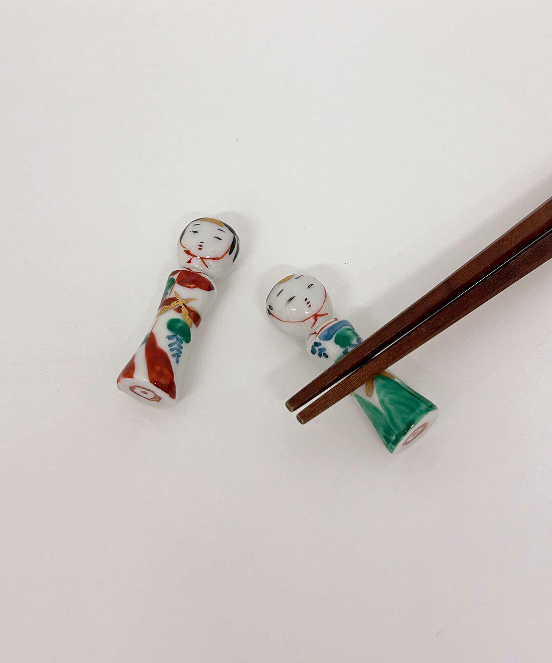 フェリシモの雑貨 Kraso|京都の伝統工芸品　京焼・清水焼の箸置き〈こけし雛ペア〉