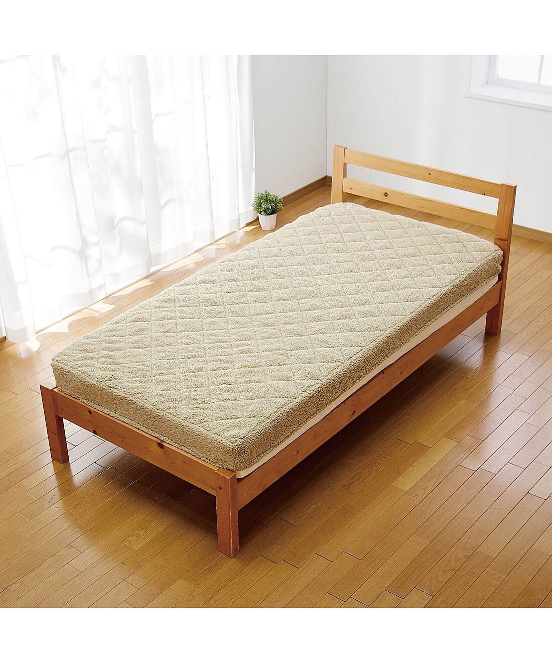 フェリシモの雑貨Kraso［クラソ］|クーフゥ　まるで雲の上で眠っているみたい シープボアに全身ゆだねる 中わたふんわりクッション敷カバー〈ファミリー〉の会|〈グレイベージュ〉※画像はシングルサイズを装着しています。