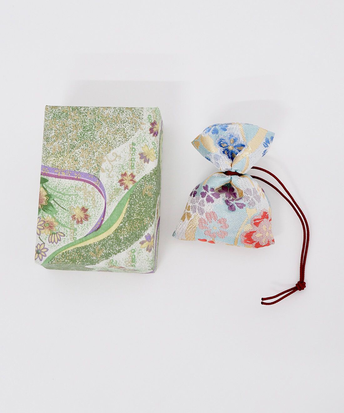 フェリシモの雑貨 Kraso|香りのある暮らし　美しい友禅紙箱に入った匂い袋〈禅〉