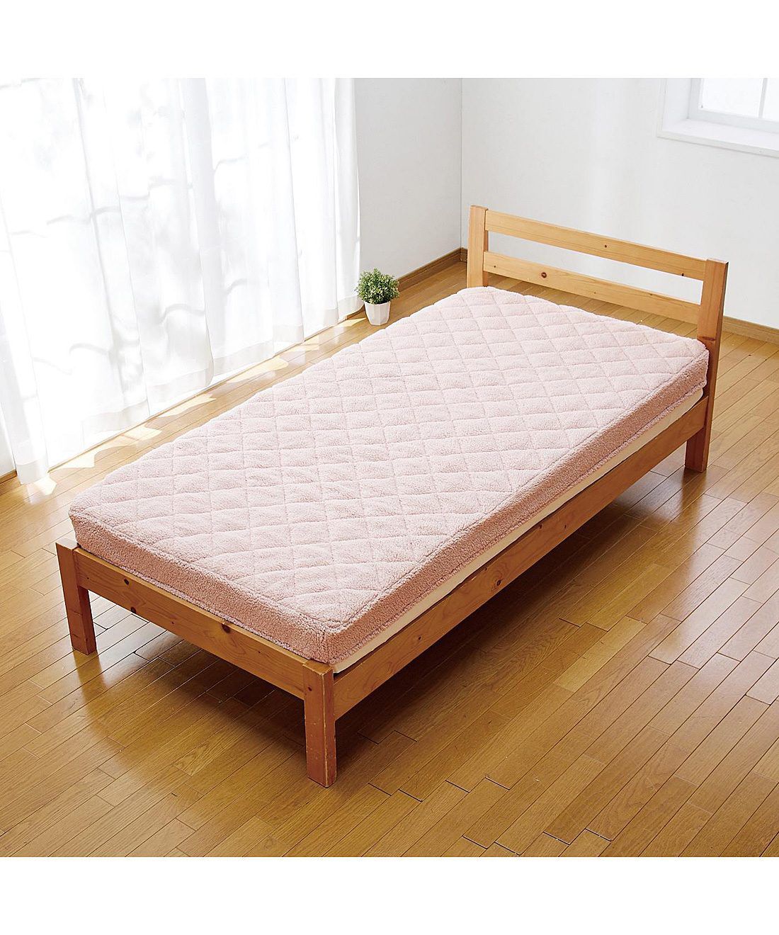 フェリシモの雑貨Kraso［クラソ］|クーフゥ　まるで雲の上で眠っているみたい シープボアに全身ゆだねる 中わたふんわりクッション敷カバー〈ファミリー〉の会|〈ピンク〉※画像はシングルサイズを装着しています。