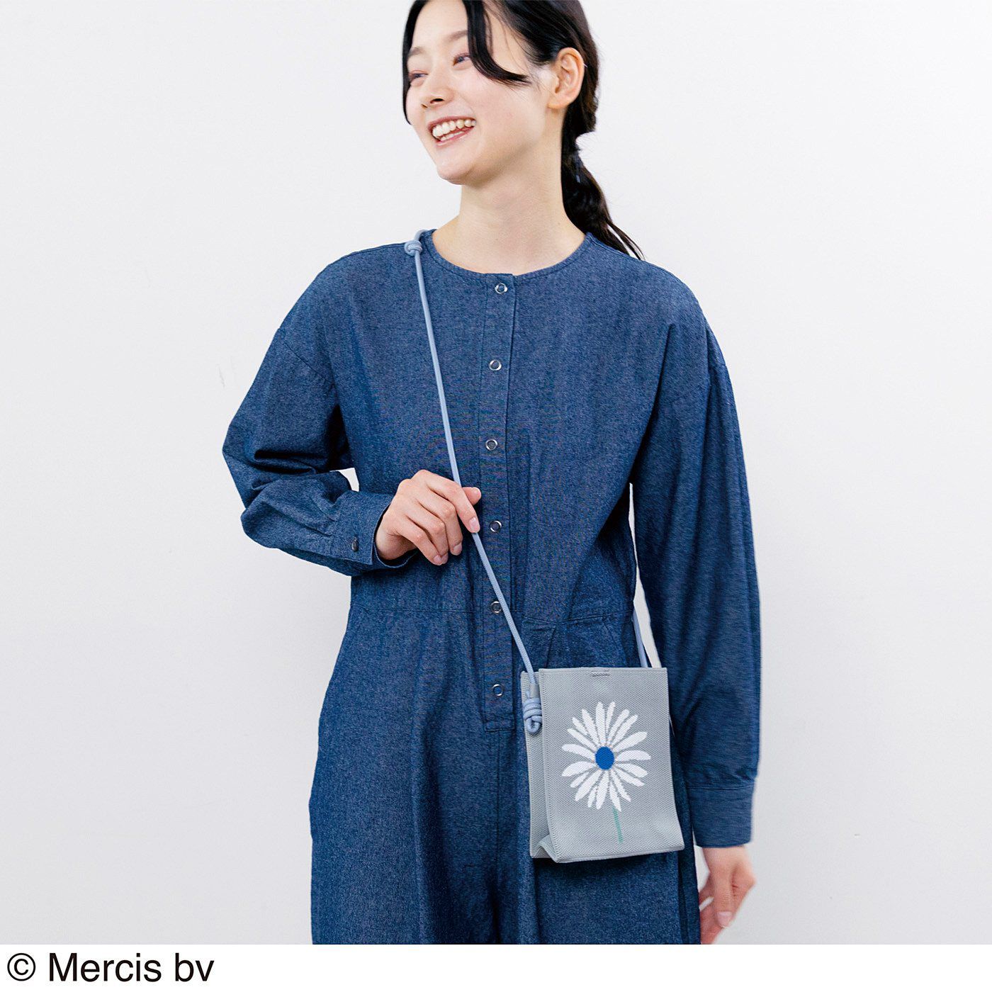 フェリシモの雑貨 Kraso|ミッフィーサークル　お花がかわいいニット編みポシェットの会