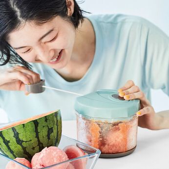 フェリシモの雑貨 Kraso | 引っぱるだけのクラッシュ アイスチョッパー