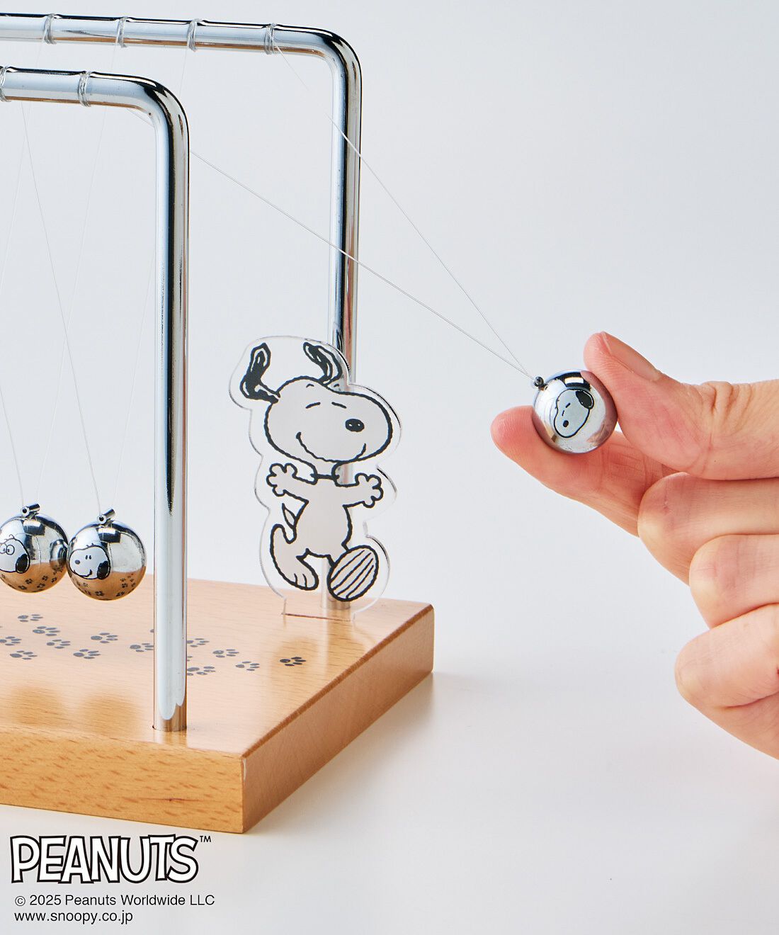 フェリシモの雑貨 Kraso|ＰＥＡＮＵＴＳ　スヌーピー　眺めて楽しいニュートンのゆりかご