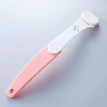 フェリシモの雑貨 Kraso | 手の届かない背中に塗れる軟膏ぬりちゃん