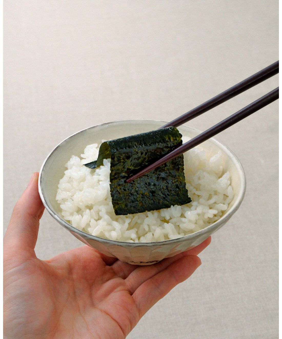 フェリシモの雑貨 Kraso|【ＪＡＸＡ認証】宇宙日本食　日本古来の伝統食で乾物の代表！有明産海苔の宇宙食（味付海苔）｜３袋|※盛り付けはイメージの一例です。