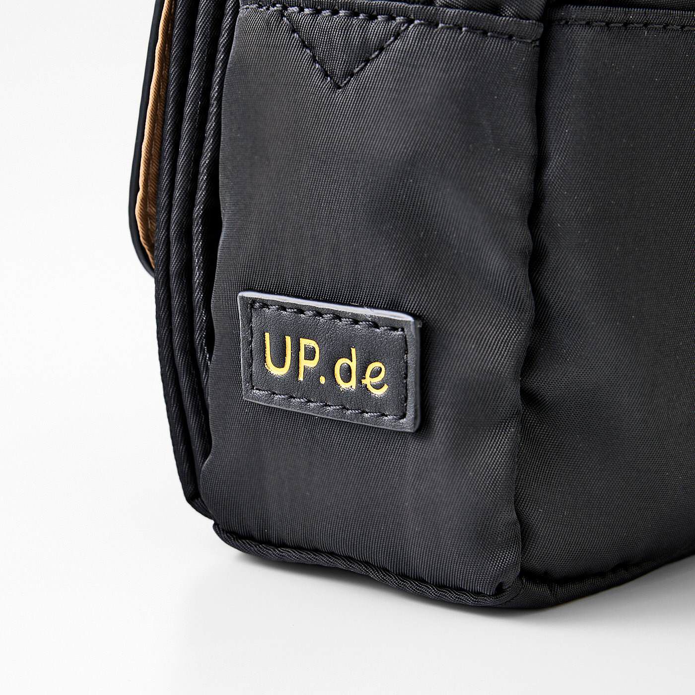 フェリシモの雑貨 Kraso|UP.de　花粉が付きにくく落ちやすい　じゃばらポケットが便利なショルダーバッグの会