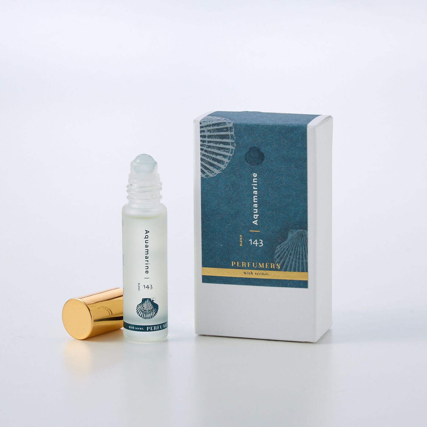フェリシモの雑貨 Kraso|PERFUMERS  ロールオンパフュームオイルの会|おしゃれなパッケージ箱入りで、プレゼントにもおすすめです。