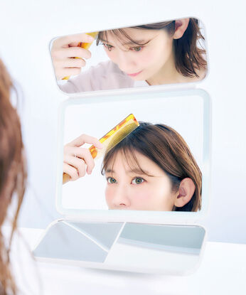 フェリシモの雑貨Kraso［クラソ］ | 拡大鏡付き回転式ＬＥＤ３面ミラー