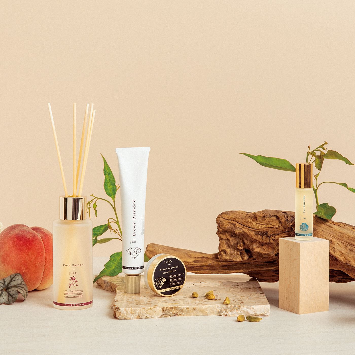 フェリシモの雑貨 Kraso|PERFUMERS  ロールオンパフュームオイルの会|気分や好みに合わせてベストな香りを感じながら、心地よい日々を。