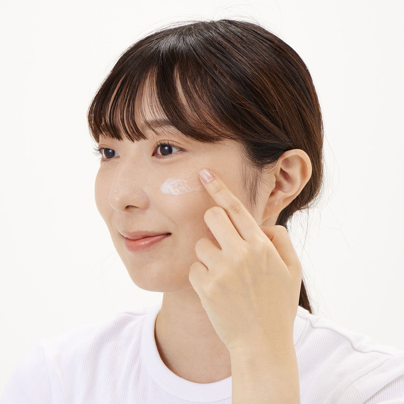 フェリシモの雑貨 Kraso|ＭＥＤＩＨＥＡＬ　フィトレチノールクリームの会|化粧水や乳液などで肌を整えた後、顔全体にやさしくなじませます。