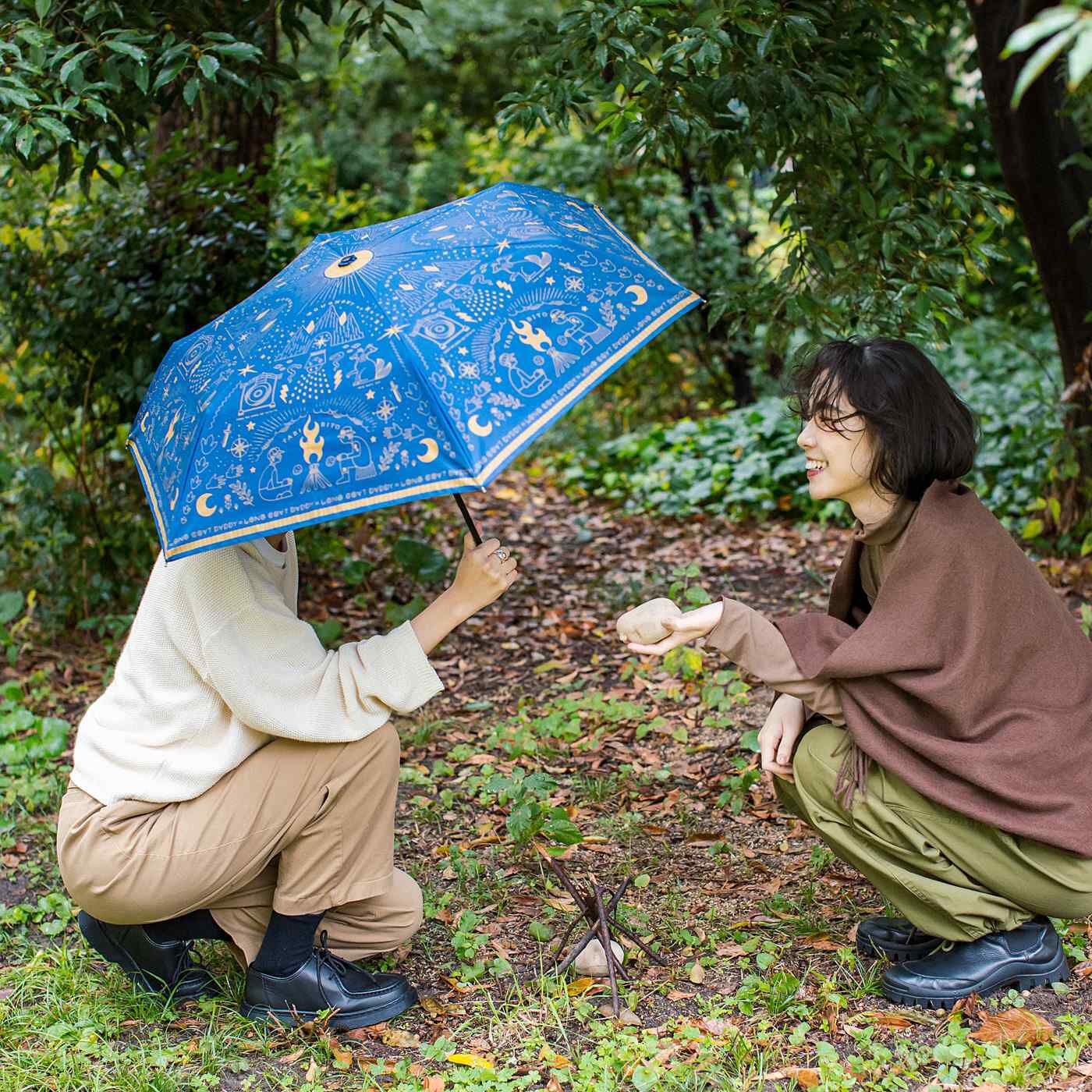 フェリシモの雑貨 Kraso|よしもとコラボ　ロングコートダディ 収納もらくちん 旅人気分の晴雨兼用折りたたみ傘