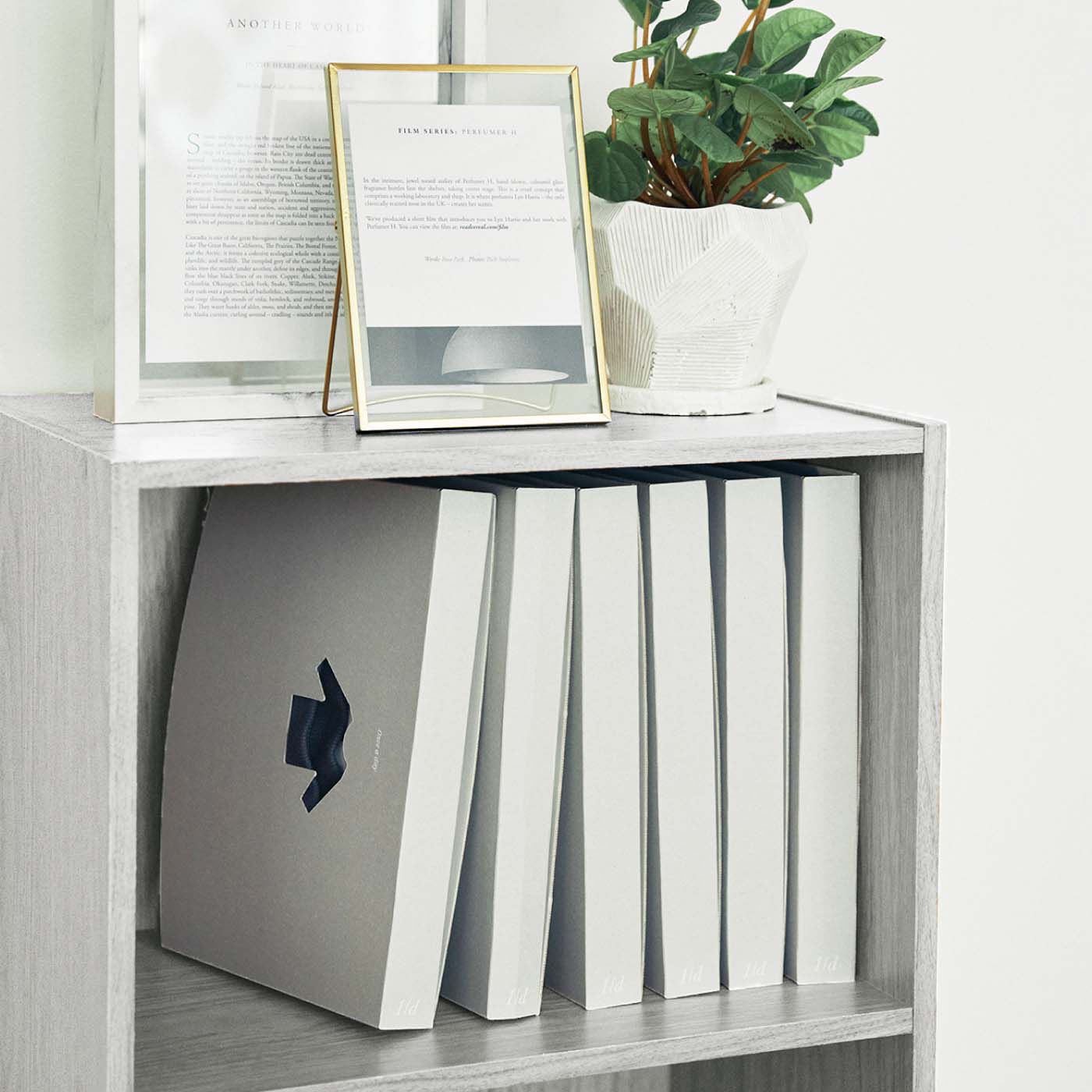 フェリシモの雑貨 Kraso|1/d for Shirts トップスたたんで収納ボード〈Tシャツ〉の会|イベントやライブのTシャツを収納をしても。