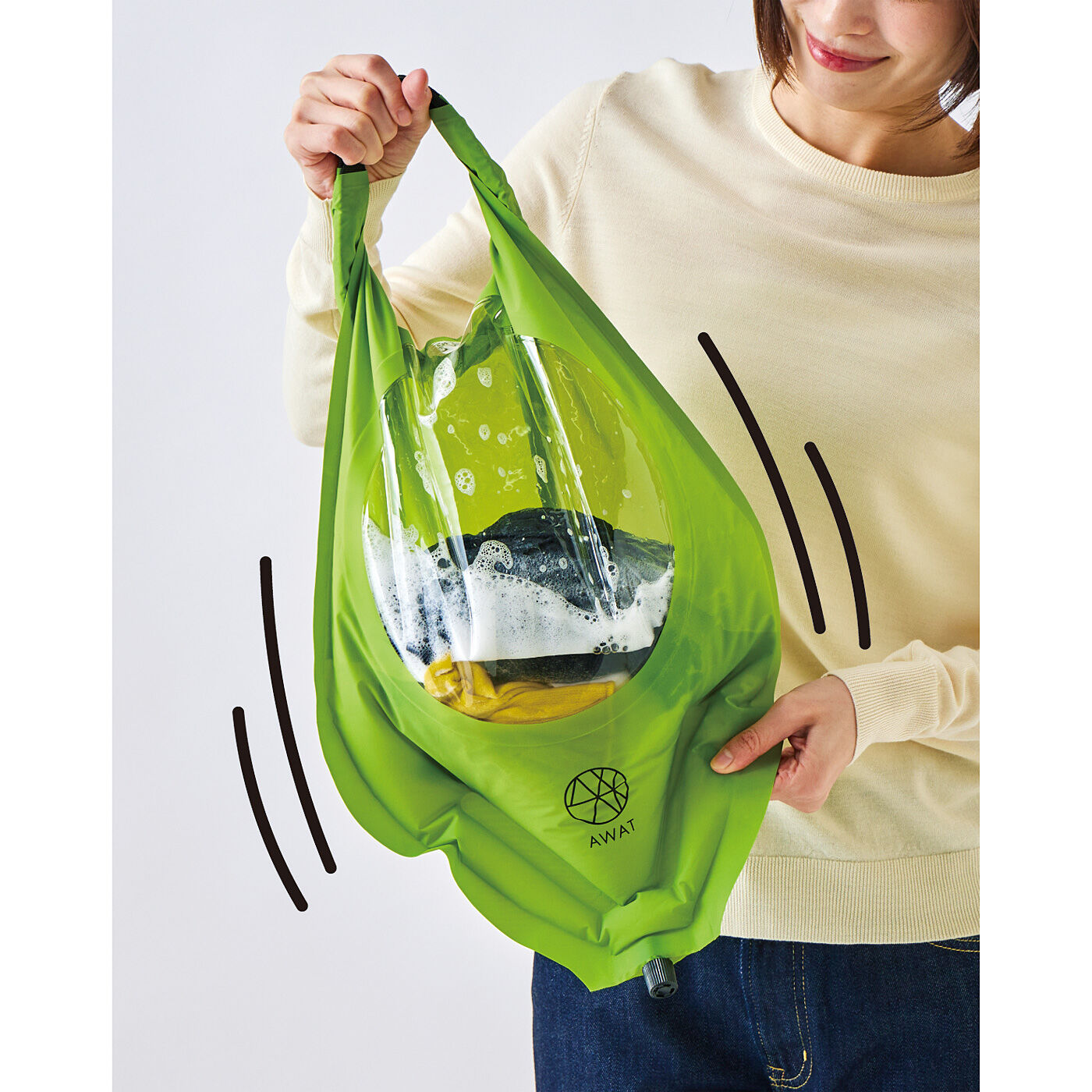 フェリシモの雑貨 Kraso|USEDo　まるで持ち運べる洗濯機　水を入れてシャカシャカするだけ　洗濯から脱水までできちゃうウォッシュバッグ〈６Ｌ〉