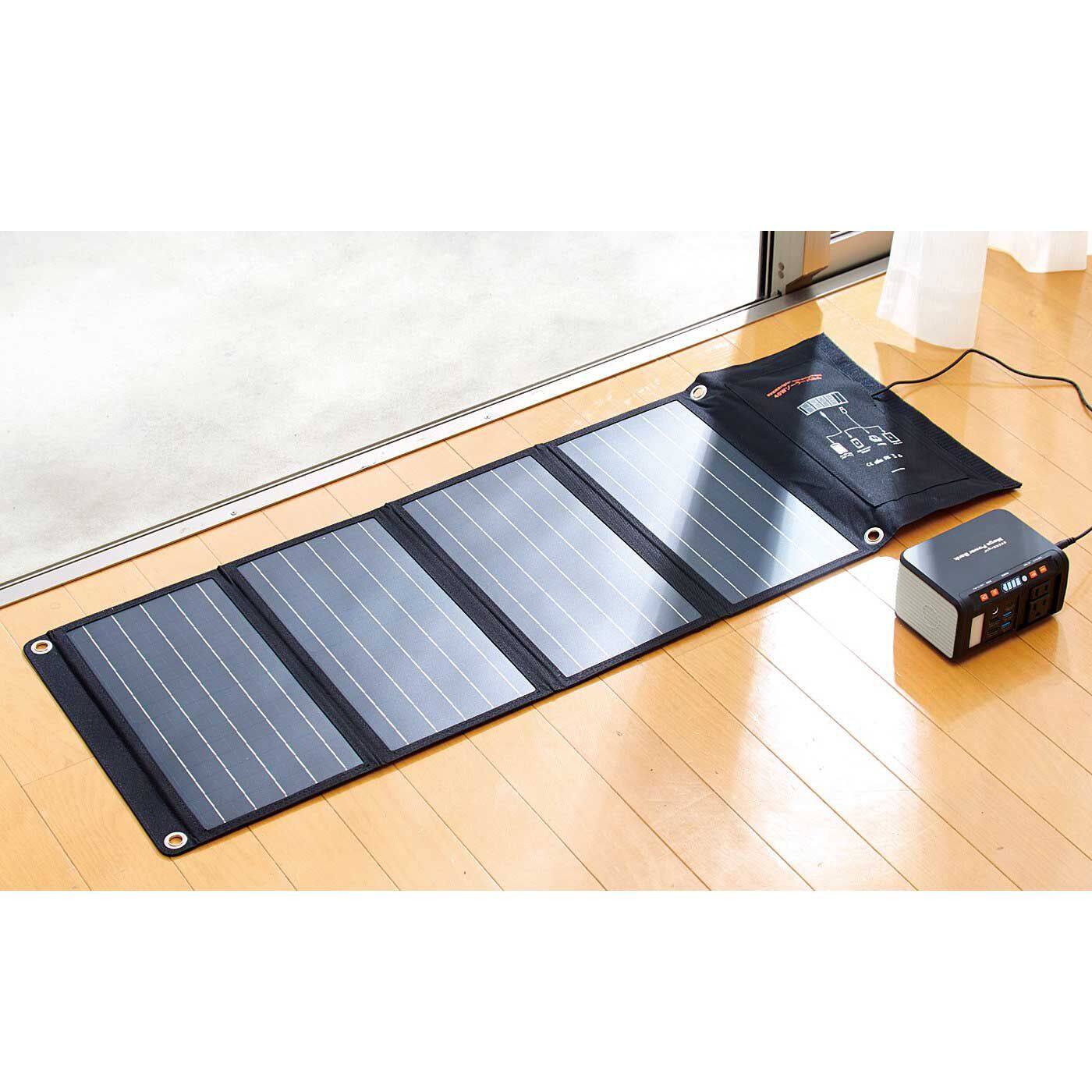 フェリシモの雑貨 Kraso|いざというときの電源確保！　太陽光で自家発電 たたんで収納 スマートな4面ソーラーパネル|充電目安は、30