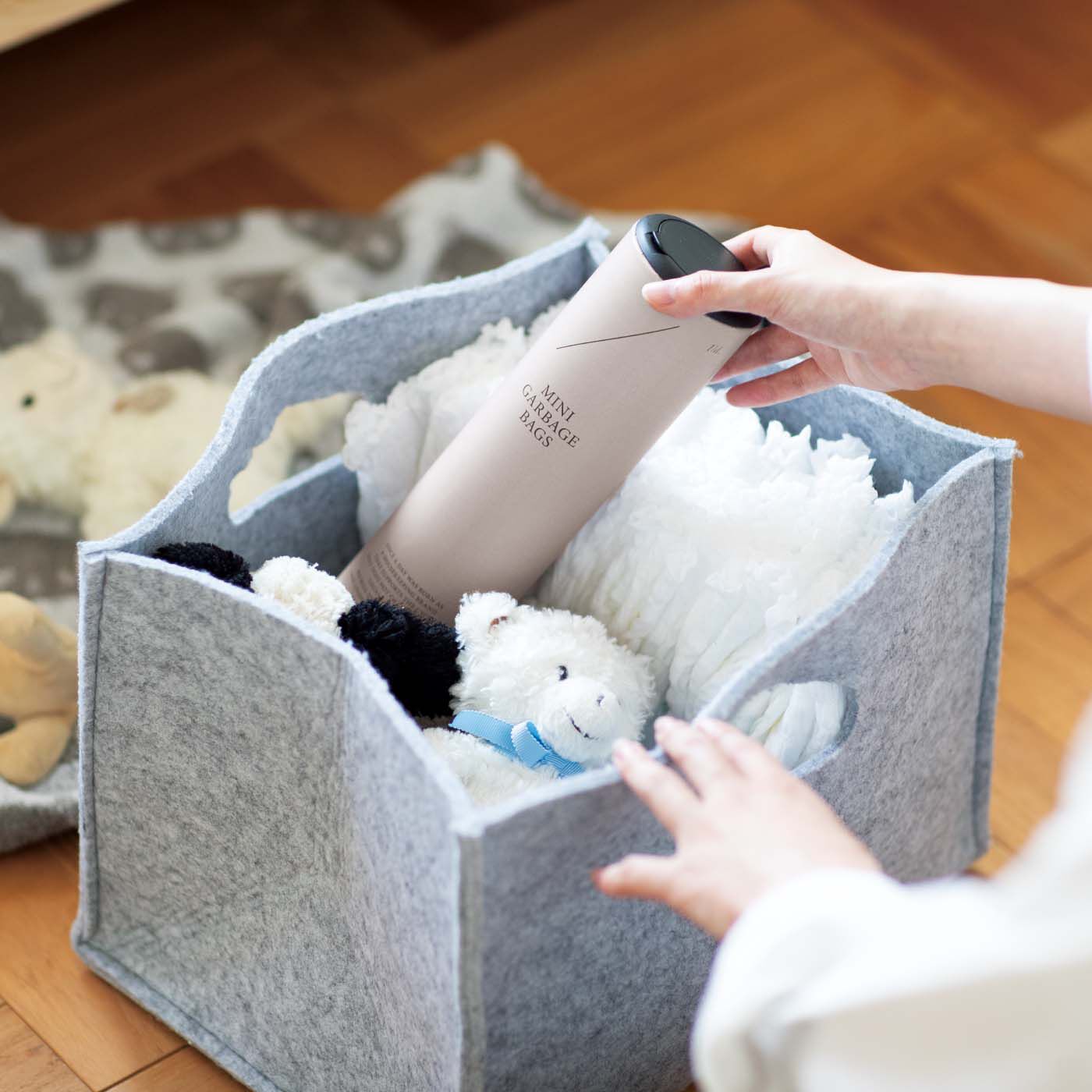 フェリシモの雑貨Kraso［クラソ］|1/d MINI GARBAGE BAGS　ミニごみ袋の会|子どものおむつのニオイ防止にもおすすめ。