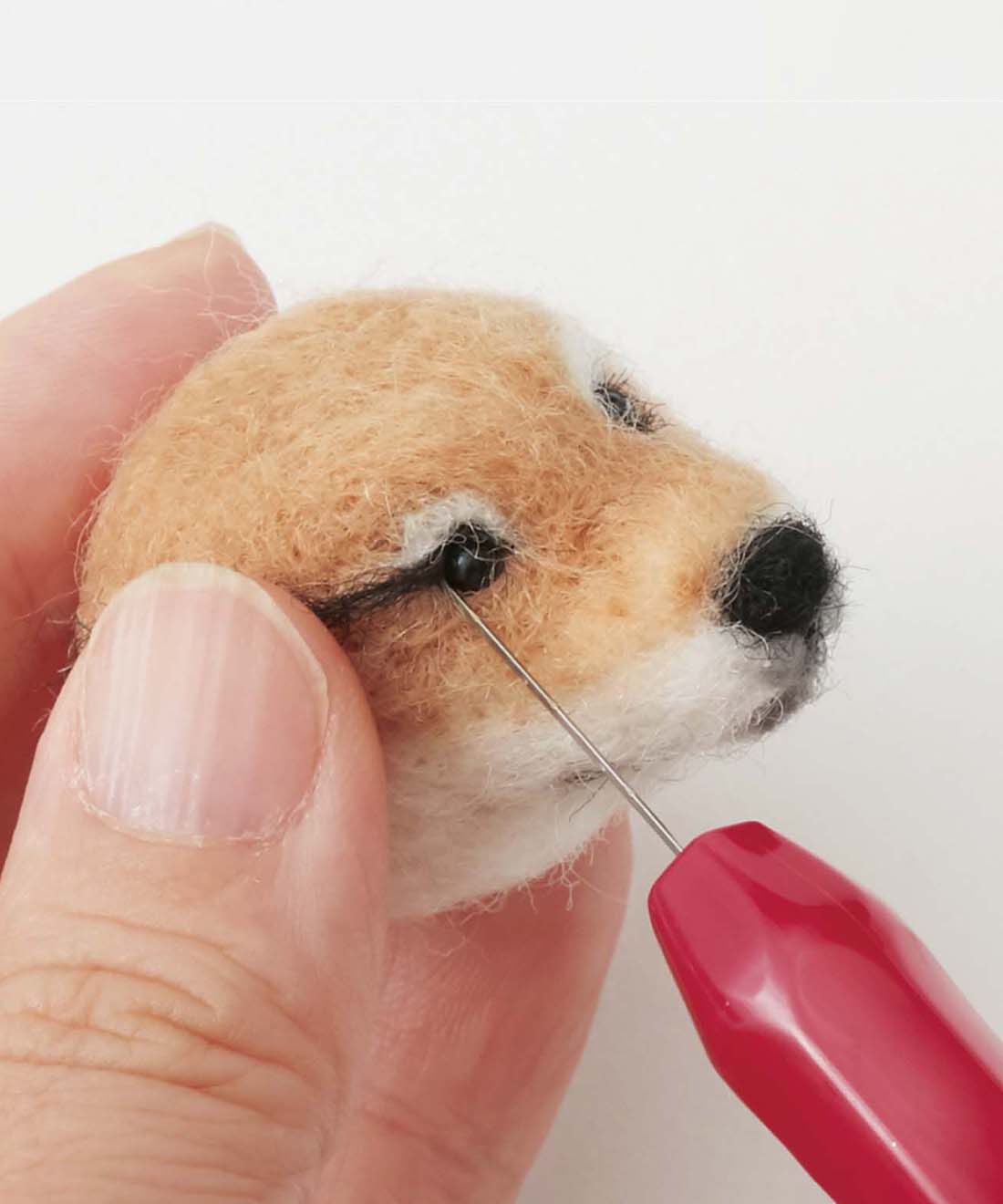 Couturier|おはなしが聞こえてきそう♪　ニードルフェルトで作る動物たち「はじめてさんのきほんのき」の会|鼻や口、アイラインなど細部の表現で、リアルな表情に仕上げるコツを学びます。