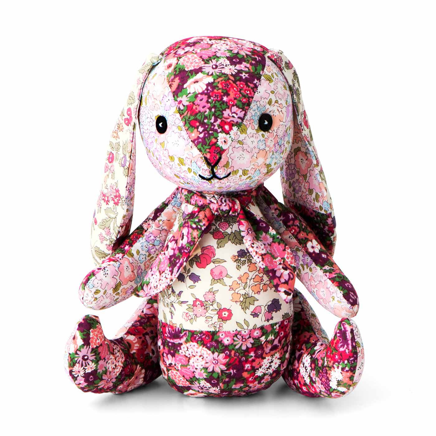 Couturier|ハッピートイズ パッチワーク チャーミングなたれ耳うさちゃん「リバティ・ファブリックス」材料セット〈ピンク配色〉