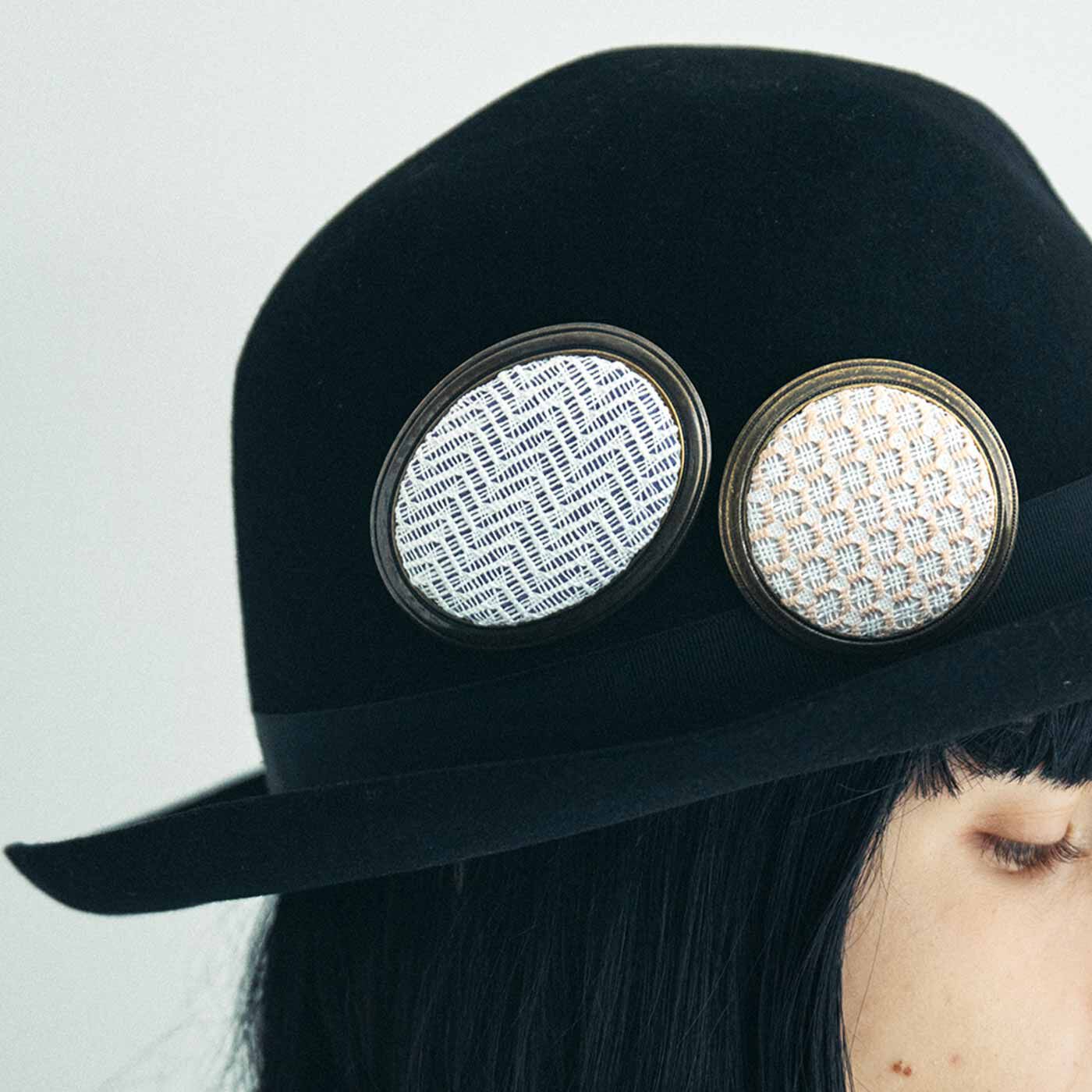 Couturier|伝統的な刺しゅうの世界を装う カウントステッチの大人ブローチの会