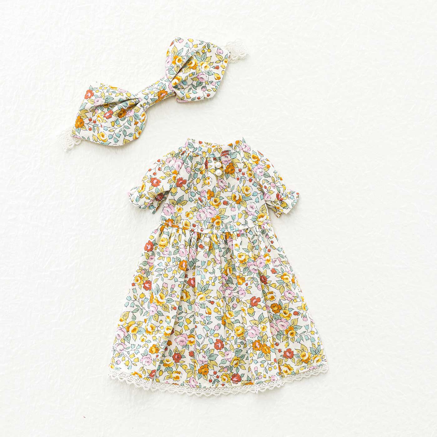 Couturier|ふんわり袖がかわいい　ドール用フレアワンピースとヘッドドレスのキット|●こちらのキットのできあがり作品例です。1.フローラル