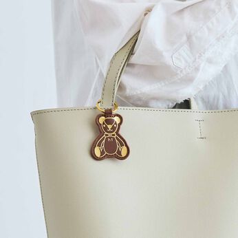 Couturier | みんなで笑顔にハッピーベアの本革キーホルダー
