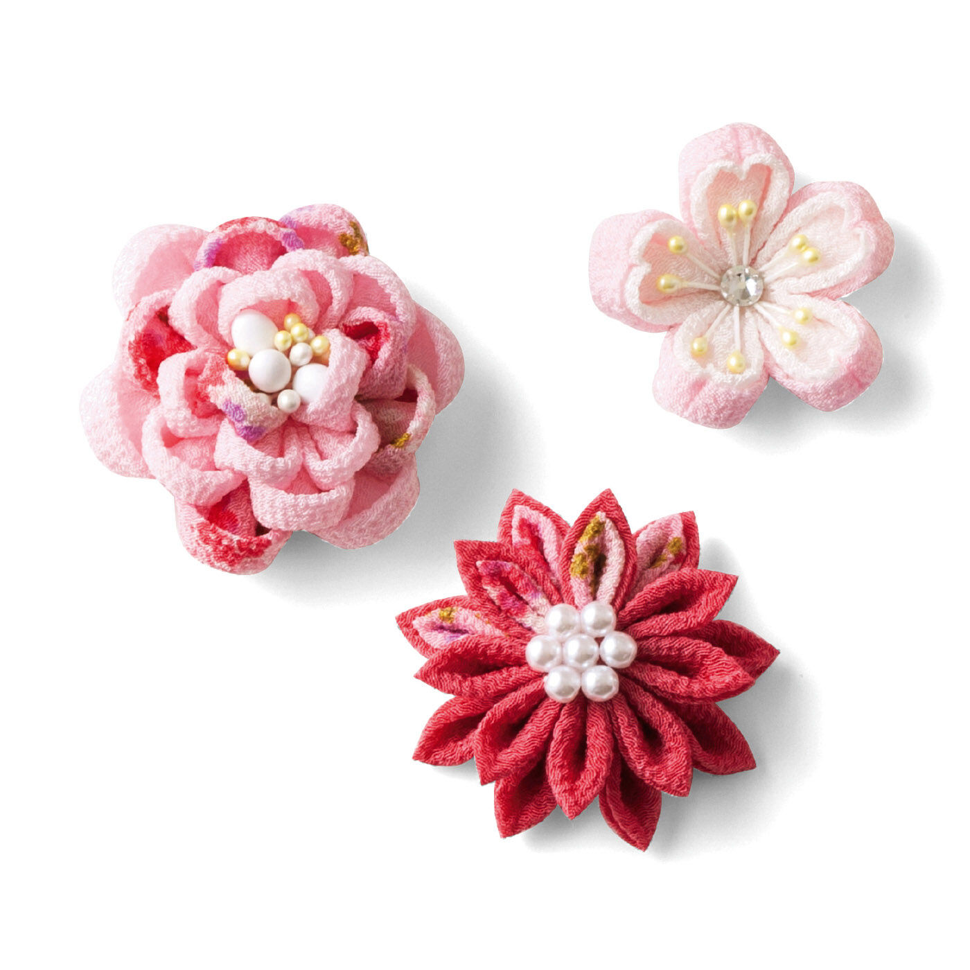 Couturier|晴れの日に華を添える つまみ細工の髪飾りの会〈空色〉|牡丹や菊、桜など着物の柄によく用いられる花を選びました。