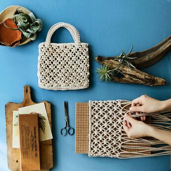 Couturier | シンプルな結びマクラメのポーチ