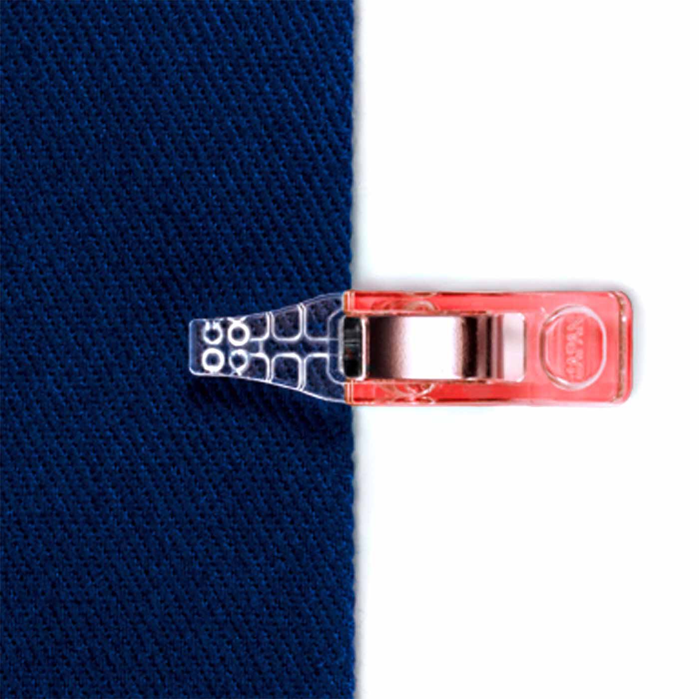 Couturier|まち針代わりに便利な 仮止めクリップ〈ミニ〉|クリップには5mm、7mm、10mmの目盛りが付いているから縫い代の目安になります。