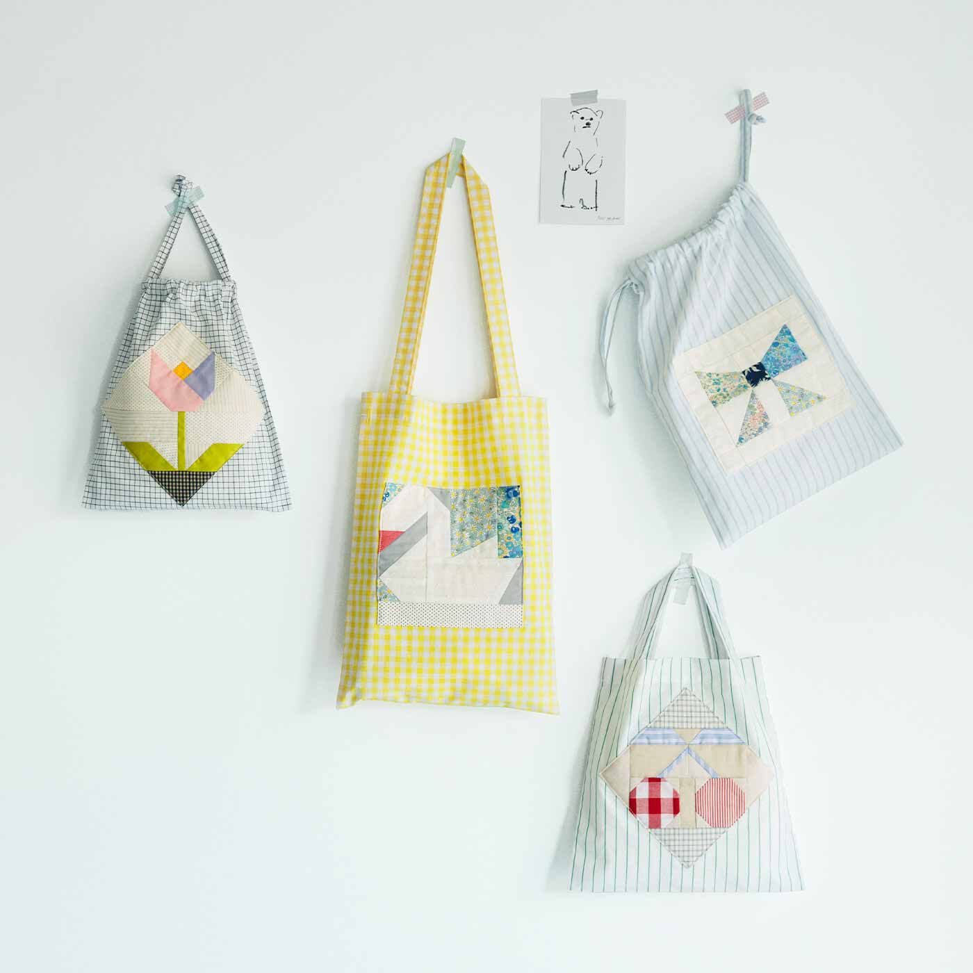 Couturier|HANDMADEが気になってきたら tekitaraとラブ＆ピースな気持ちで作った パッチワークプロジェクトバッグの会|きんちゃくタイプと長さの違う2つのトート。容量たっぷりで実用性も欲張りに！
