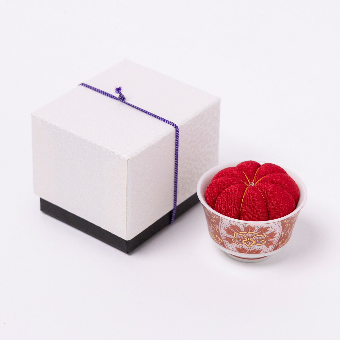 Couturier[クチュリエ]|九谷焼のお針山の会|専用化粧箱付きでプレゼントにもおすすめ。※専用化粧箱の紙の模様は変更になる場合がございます※