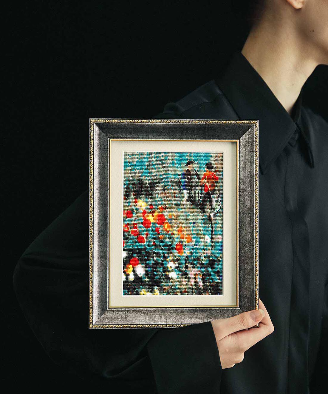 Couturier|ビーズ織りの モネ・ルノワール・ゴッホ 印象派の巨匠が愛した フランスの街角名画の会|モンマルトル・コルトー通りの庭（ルノワール作）　パリの右岸18区にある小高い丘の上に位置するモンマルトル。19世紀から20世紀にかけて「芸術家たちの村」として栄えたこの土地に、ルノワールは1875年に移り住みアトリエを構えます。近くには、草花が生い茂る美しい庭園や若き芸術家が集まる舞踏場があり、『コルトー通りの庭』のほか、『ムーラン・ド・ラ・ギャレットの舞踏会』『ブランコ』などの傑作を手がけました。