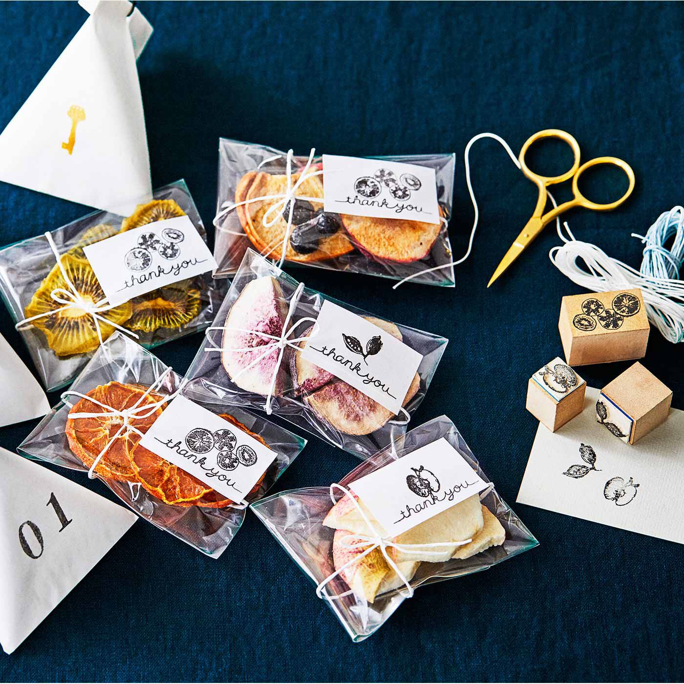 ミニツク|ミニツク チョコット ポンと押すだけハンドメイド気分 アレンジ自在スタンプセットの会|インクの色で違った雰囲気に。