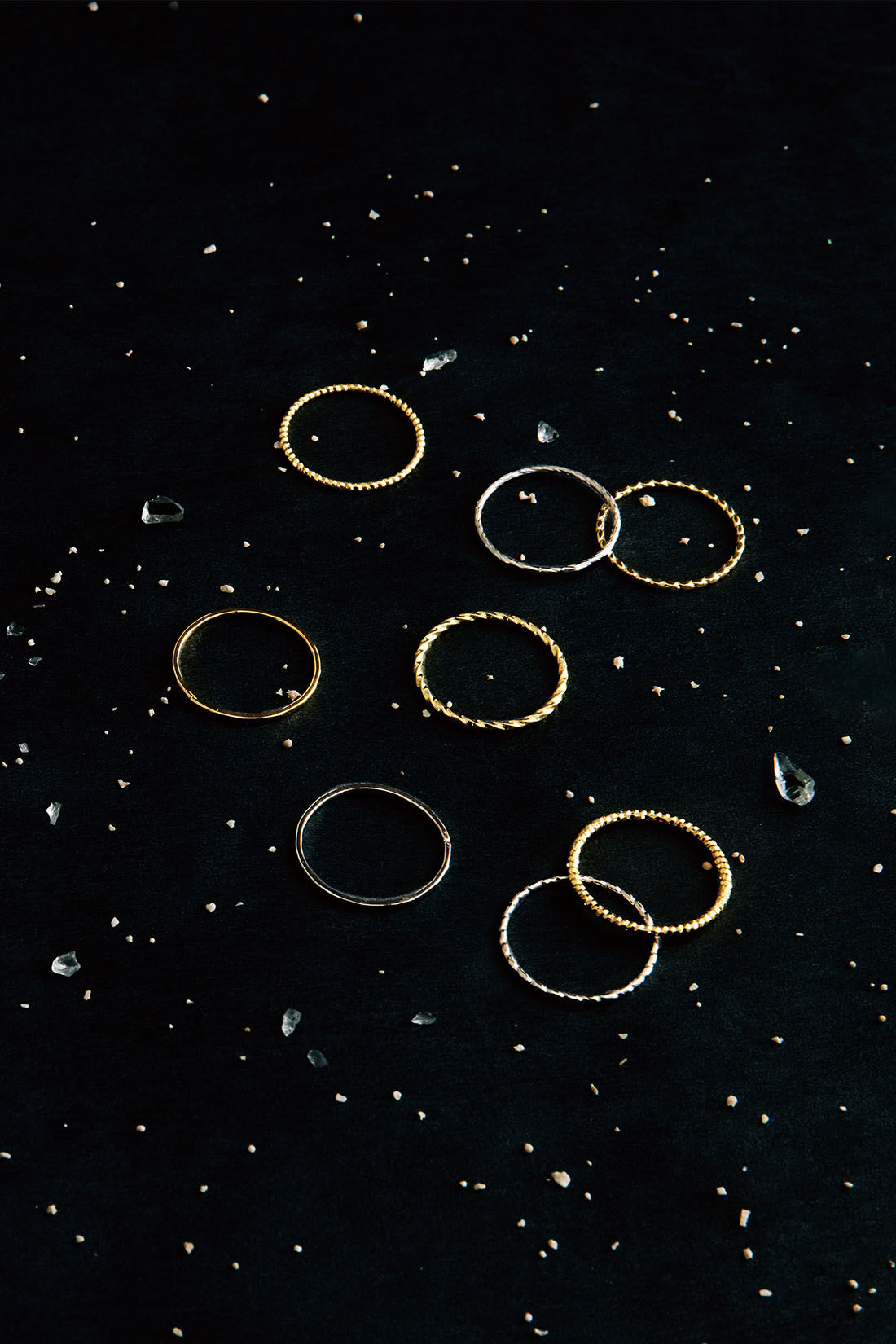 ミニツク|指先が華奢（きゃしゃ）に輝く 集めてまとう星屑リングの会