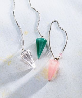ミニツク | ペンデュラム占いもできる天然石チャーム