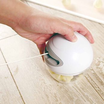 ミニツク | 引くだけ簡単みじん切りチョッパー