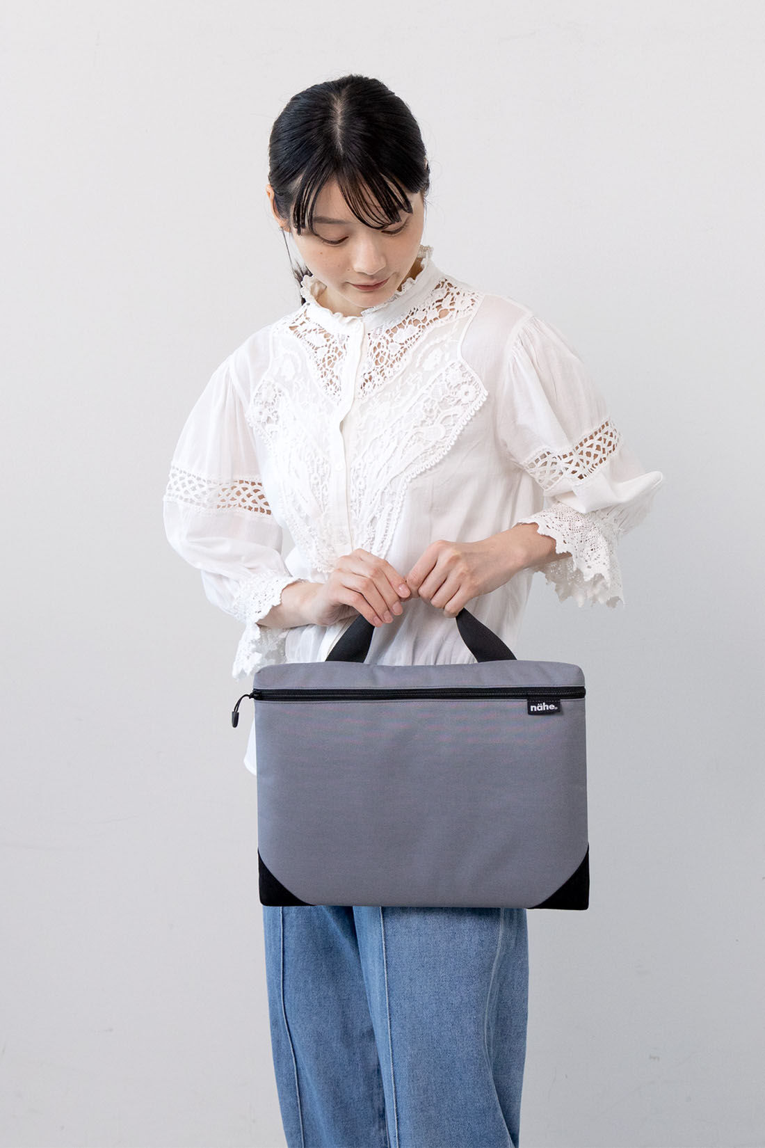 ミニツク|持ち手付きで移動にも便利　クッション入りＰＣバッグ