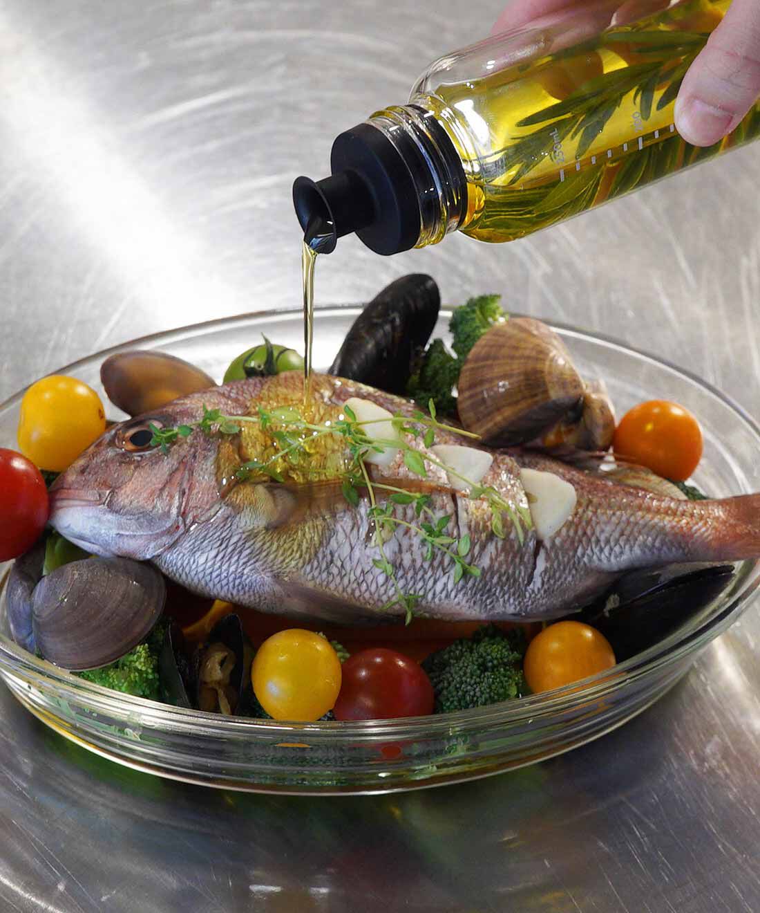 ミニツク|HARIO 切れのよい注ぎ口 耐熱ガラスの調味料ボトル（250ml）の会