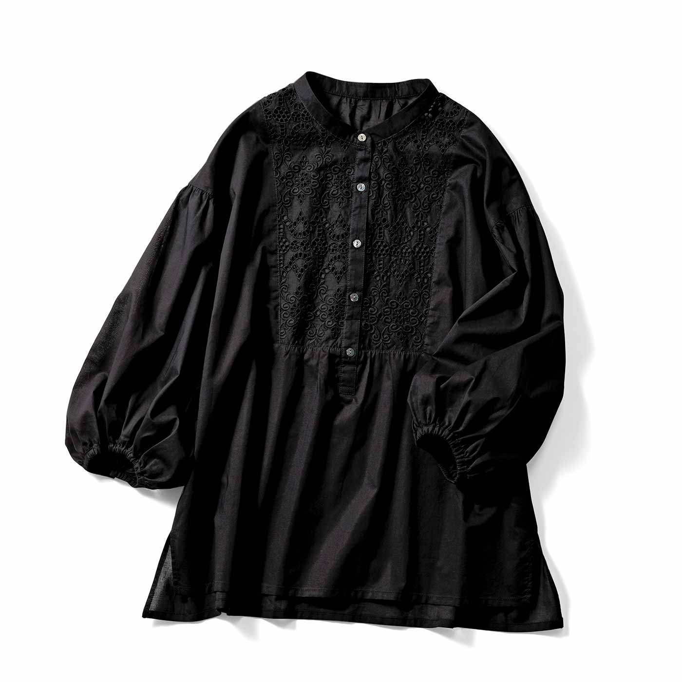 Live in comfort［リブインコンフォート］|ブラックブラウス〈ブザムレース〉リブイン
