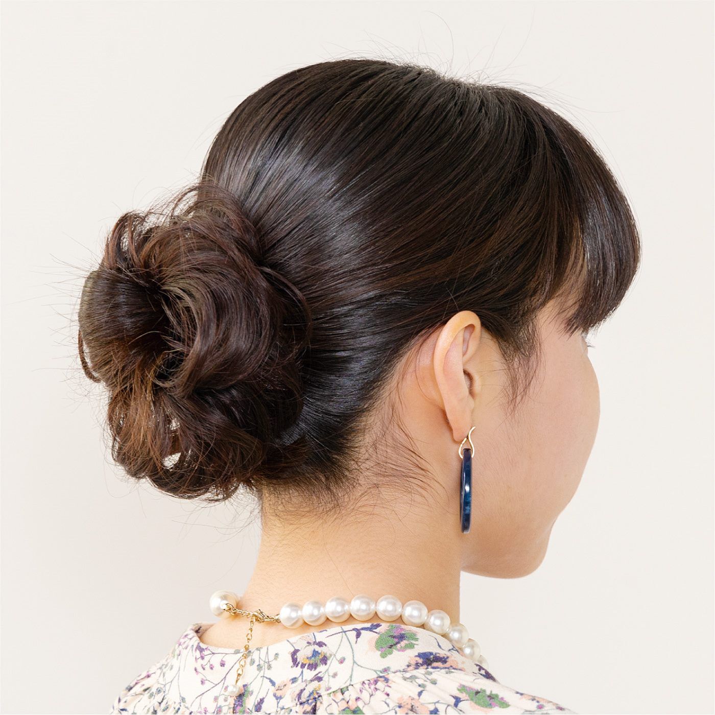 ラミプリュス ヘアゴム感覚で結ぶだけ 簡単ボリュームアップ! シュシュウィッグ〈ナチュラルブラック〉の会【送料: 450円+税】