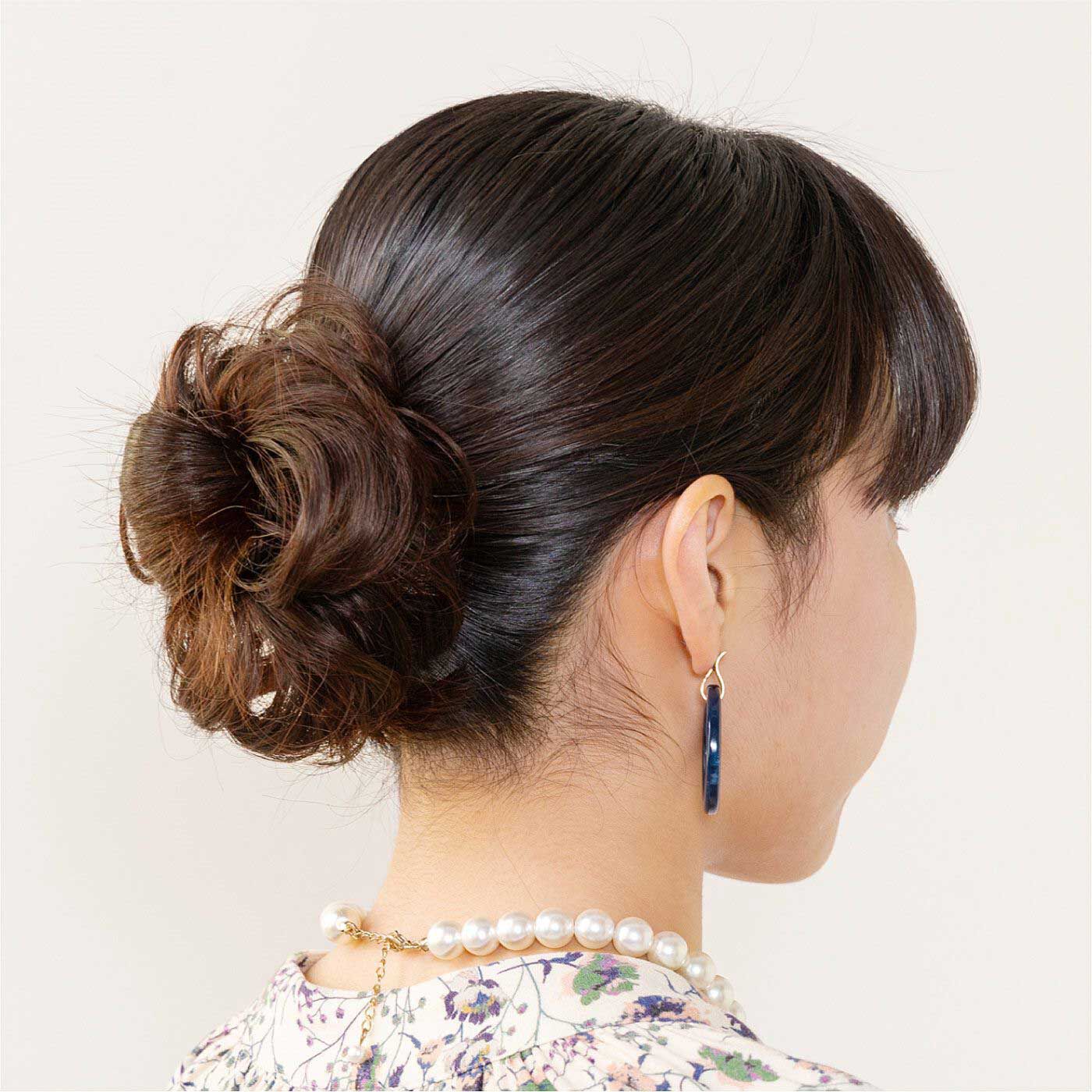 ラミプリュス ヘアゴム感覚で結ぶだけ 簡単ボリュームアップ! シュシュウィッグ〈ミックスブラウン〉の会【送料: 450円+税】