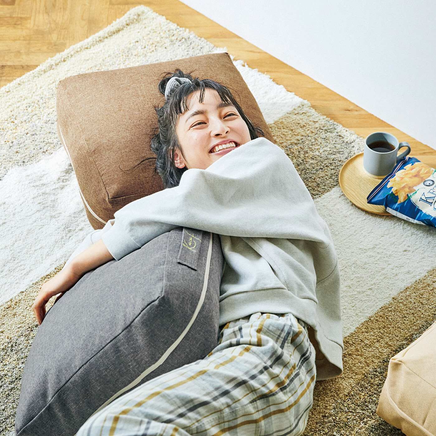 クーフゥ クローゼットにも収納しやすい クッションみたいに使える 布団収納カバー〈スリム〉の会【送料: 450円+税】
