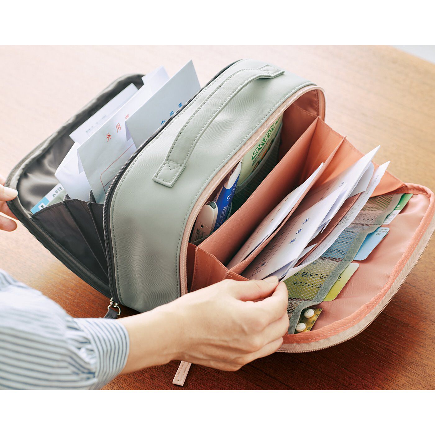 色で仕分けて管理らくちん お薬ポーチの会｜フェリシモの雑貨 Kraso