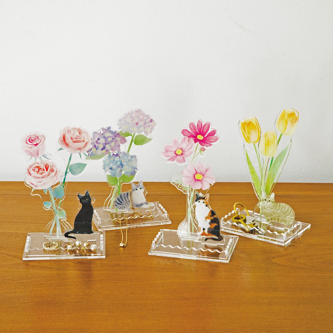 猫との暮らしに寄り添う いつまでも美しい お花のアクリルスタンドトレイの会【送料: 450円+税】