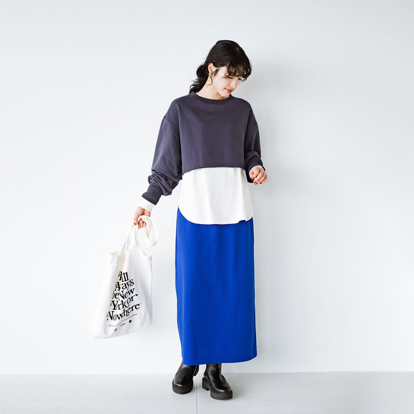 さっと楽しておしゃれ見え!大人に嬉しいスカート♡一見派手?タイトすぎる?いえいえ、実は圧倒的使いやすさのスカートなんです!オーバーサイズのトップスと相性◎なシルエット。伸縮性のある素材なので、動きやす