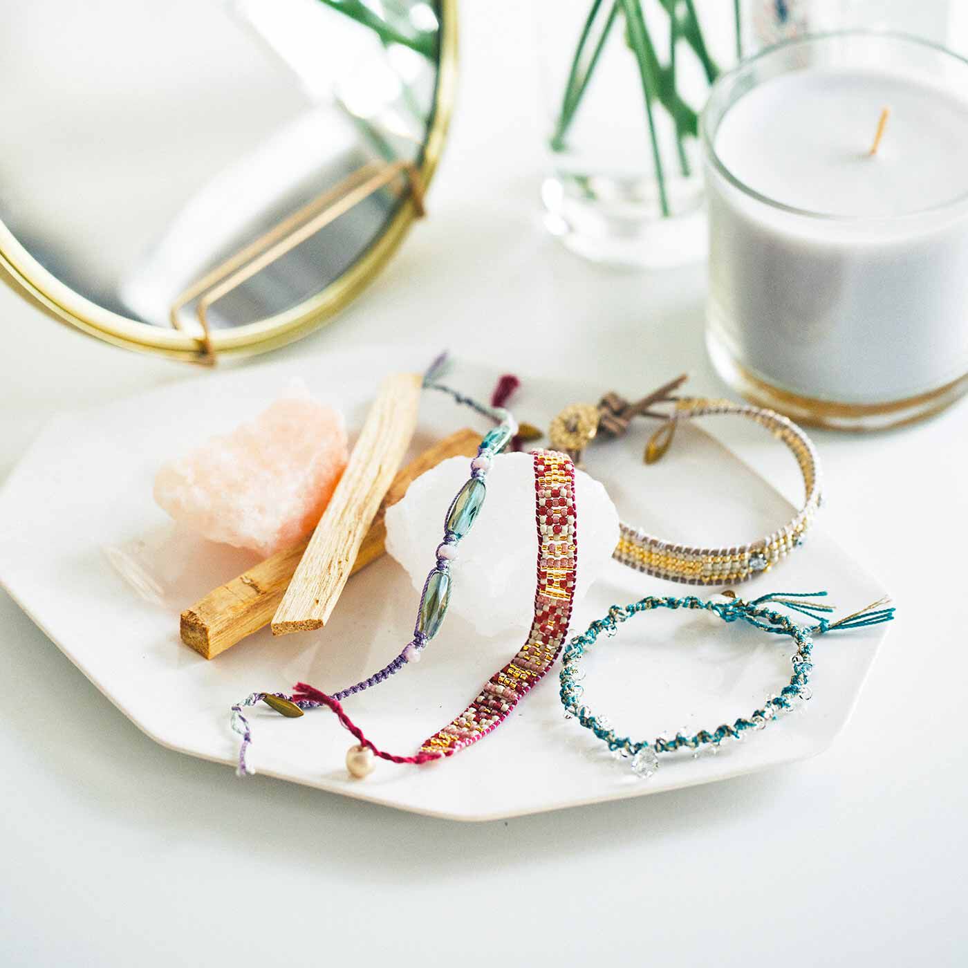 【タイプが選べる】上品に着けたい大人なきらめき 結びと織りを楽しむブレスレット【送料: 450円+税】
