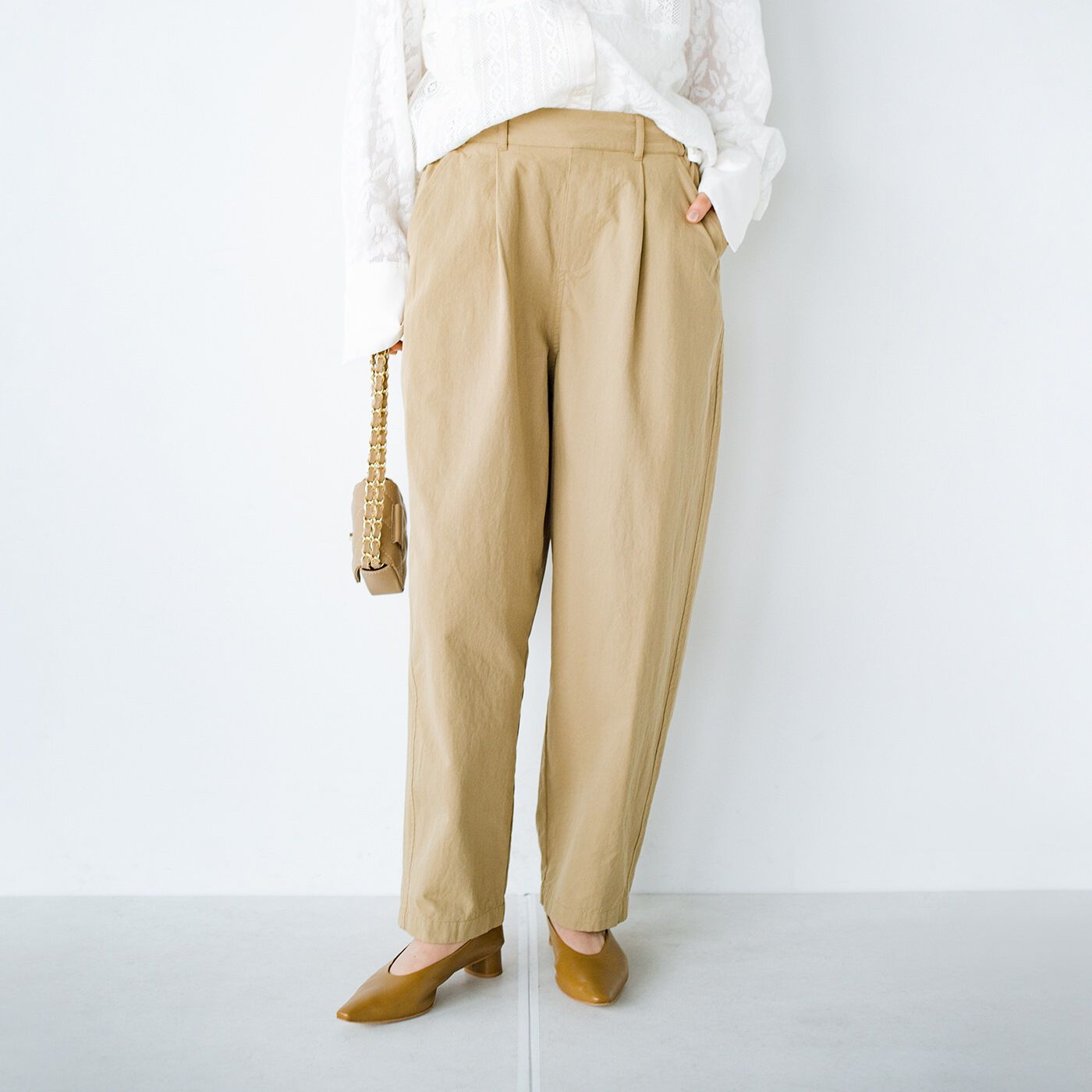haco! 別注 refined works シルエットのかっこよさと楽ちんさに定評がある!ツイルテーパードパンツ【送料無料】
