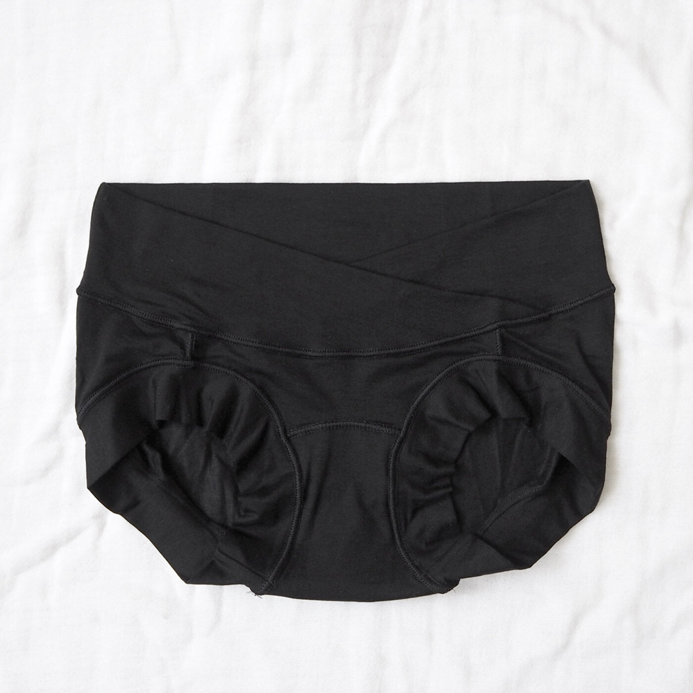 [Mama select]マタニティから産後も使える 超立体設計とのびやか素材でやさしくフィット マタニティ浅ばきショーツ〈ブラック〉【送料: 450円+税】